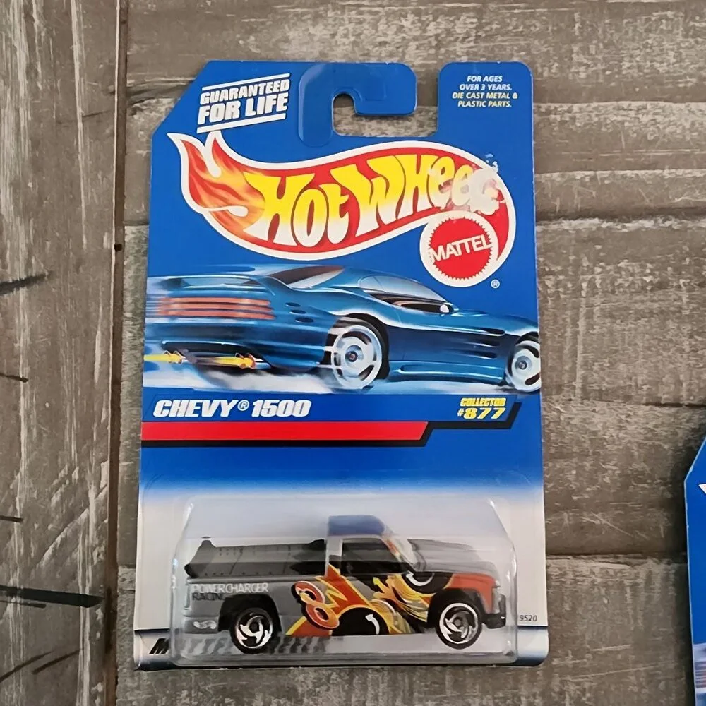 Hot Wheels Lot Of 20 Die-cast Cars Dodge Charger Tech Tones Chevy 1500 Truck‎